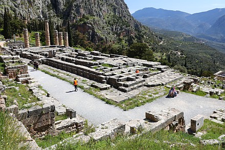 Großartige Leute aus großer Ferne werden kommen, um mich zu bewundern!“, wurde einst im Apollo-Tempel von Delphi orakelt. Diese Weissagung ist eingetroffen.