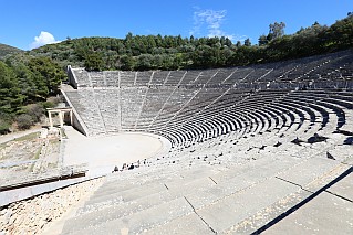 Das Amphitheater von Epidauros macht auch heute noch einen formidablen Eindruck.