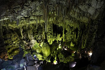 Die Zeus-Höhle war ganz anders als die Höhle von Skotino: hell, erschlossen und trotzdem auch schön.